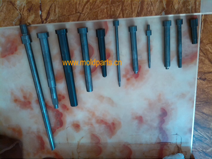 東莞大翔模具配件有限公司專業生產壓鑄模型芯，壓鑄模型芯的材質、熱處理、硬度、標準、型號等詳情說明和介紹，您可以通過本頁面下單留言或者發送詢/報價